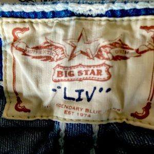Big Star vintage Liv stretch crop jeans. Like new.